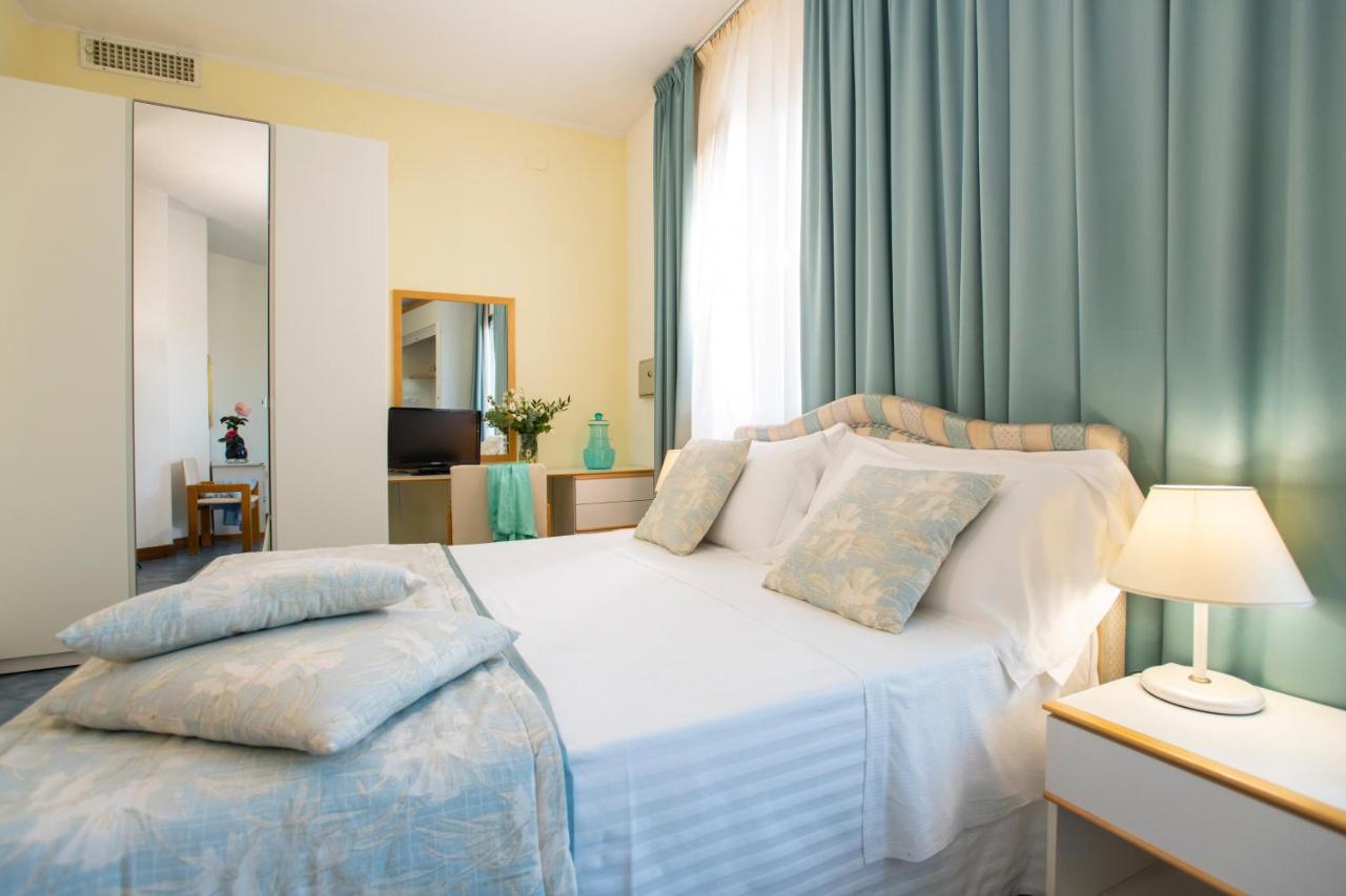 Cav Approdo Aparthotel Castiglione della Pescaia Bagian luar foto