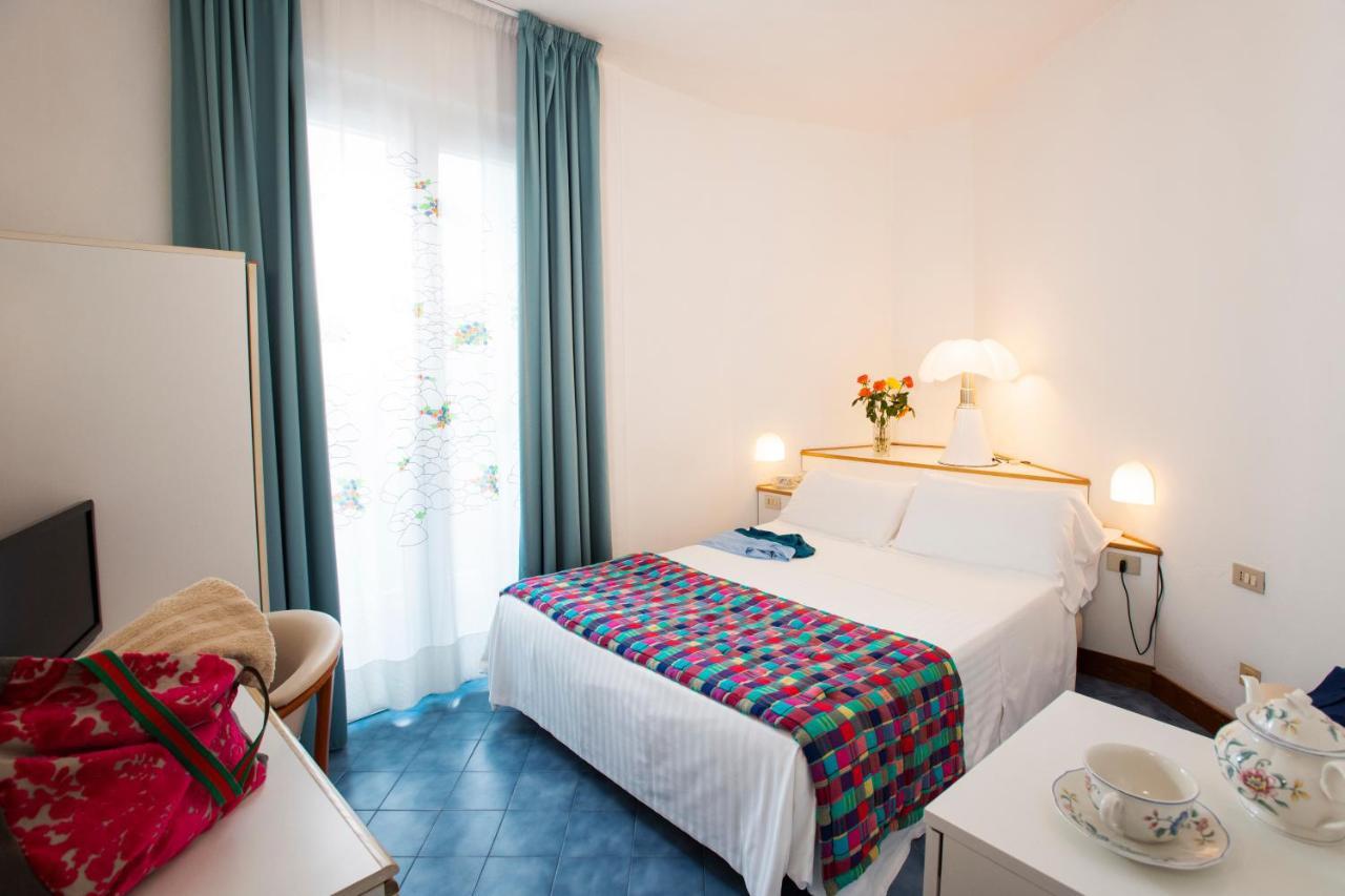 Cav Approdo Aparthotel Castiglione della Pescaia Bagian luar foto