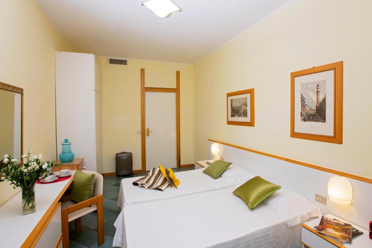 Cav Approdo Aparthotel Castiglione della Pescaia Bagian luar foto