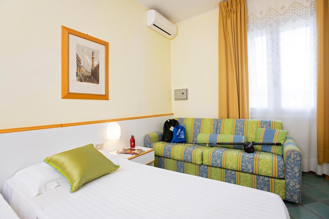 Cav Approdo Aparthotel Castiglione della Pescaia Bagian luar foto