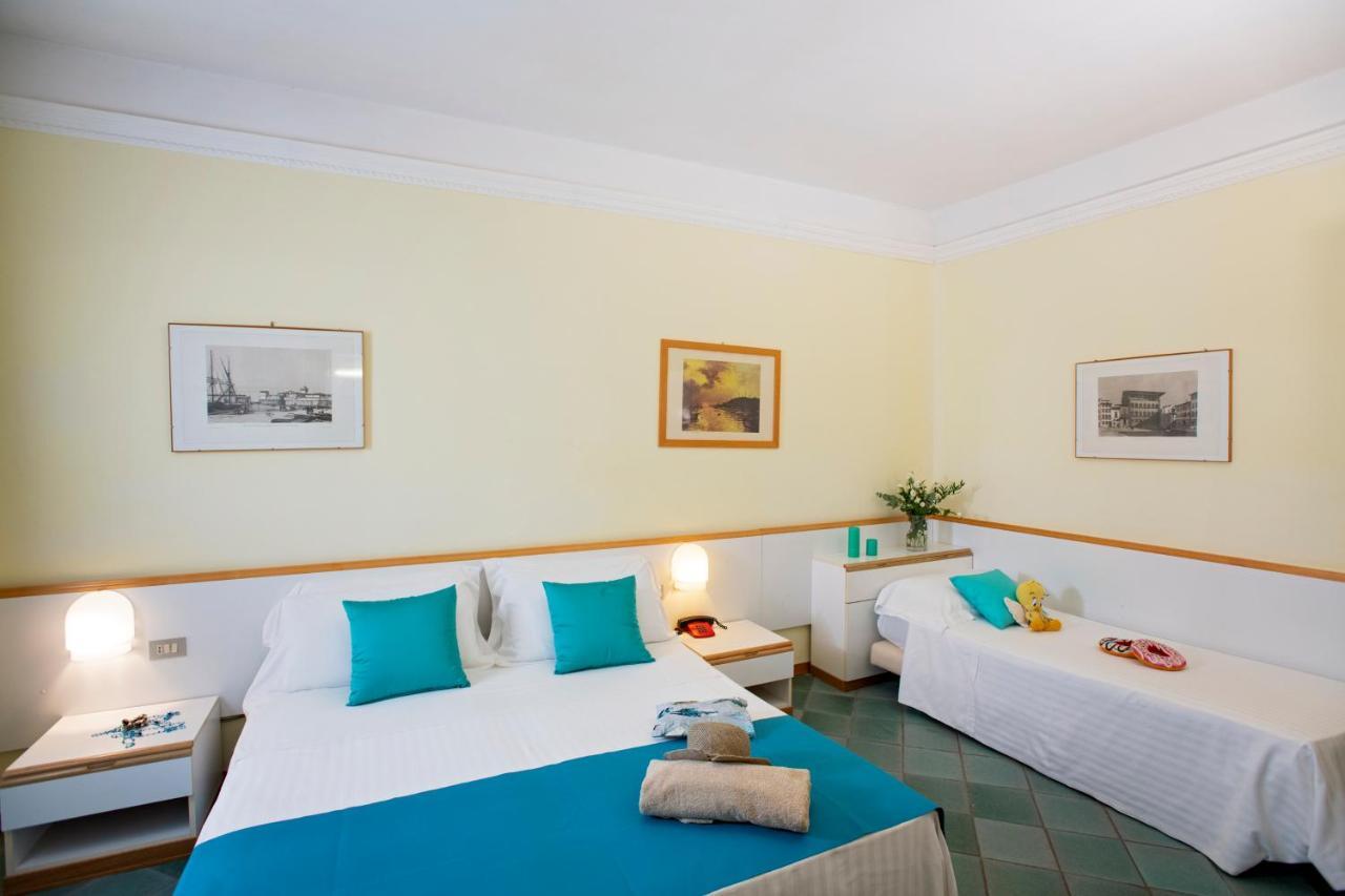 Cav Approdo Aparthotel Castiglione della Pescaia Bagian luar foto