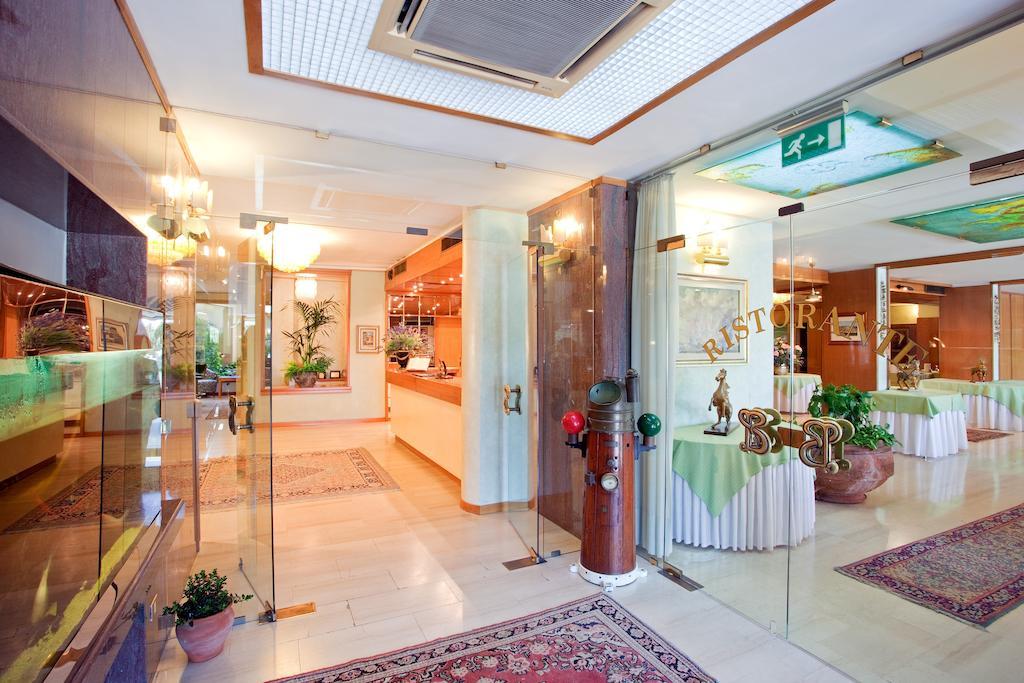 Cav Approdo Aparthotel Castiglione della Pescaia Bagian luar foto